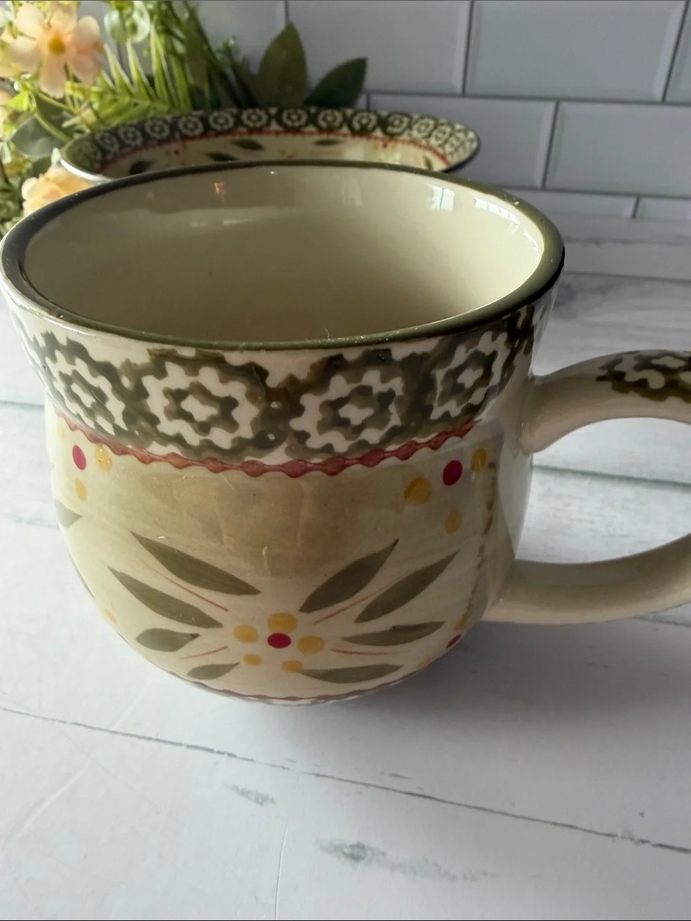 Temp-Tations Cream Bowl with Green and Red Rim Detailing and mug